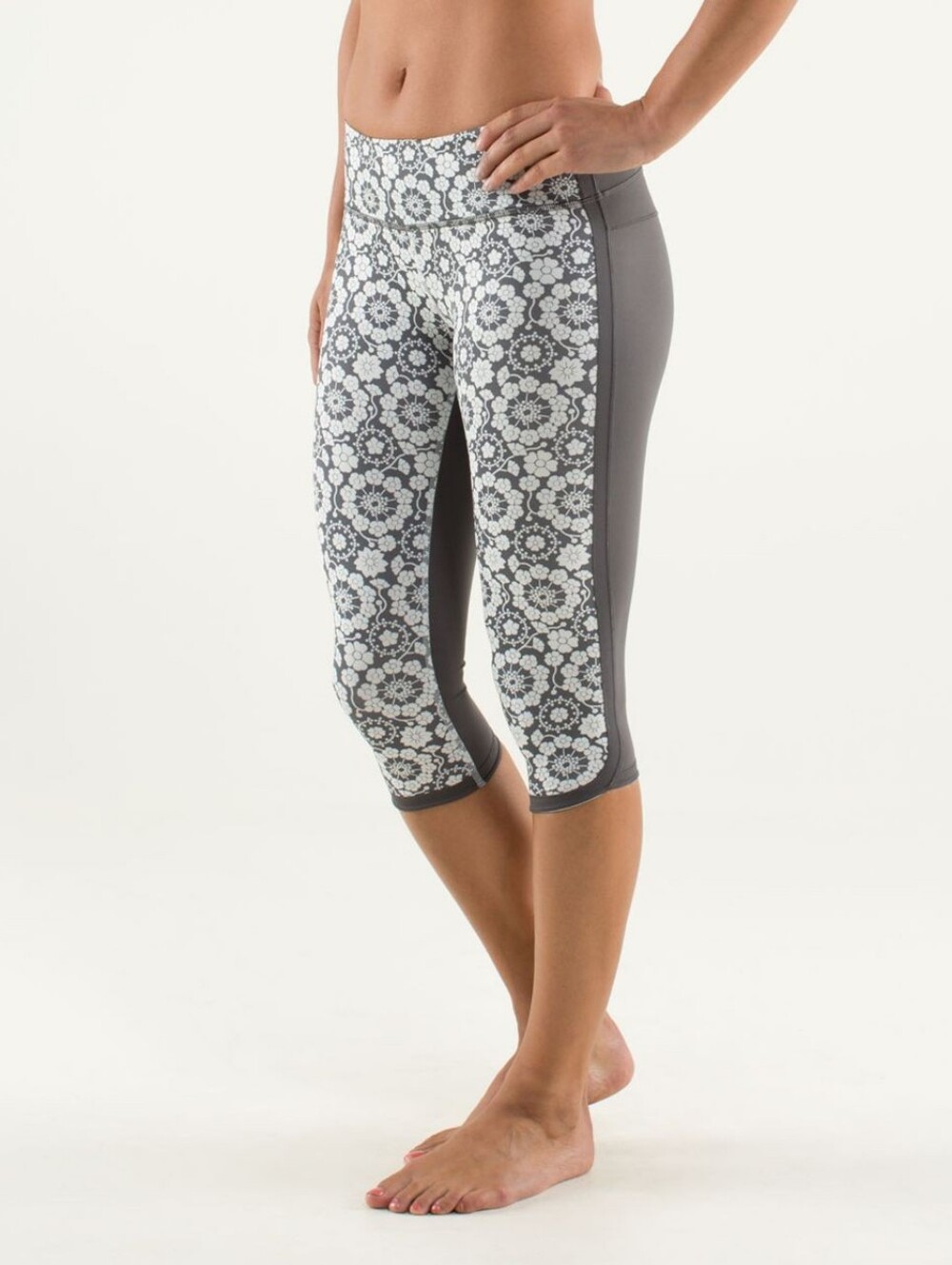 lululemon Size 8 Gray Floral-Print Capri Leggings Ignite Crop Legging